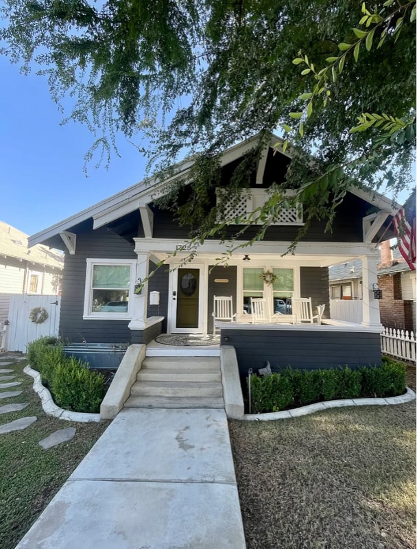 Building Photo - 1725 Maple Ave