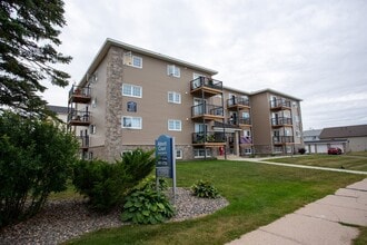 Building Photo - 458 Priestman St