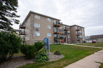 Building Photo - 458 Priestman St