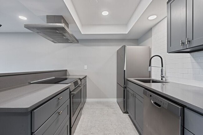 Foto del edificio - Large Freshly Remodeled and AIR CONDITIONE...