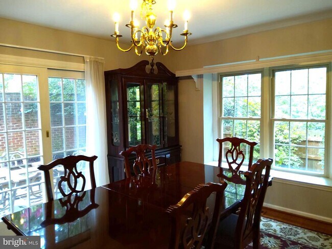 Foto del edificio - 404 Cranberry Ln