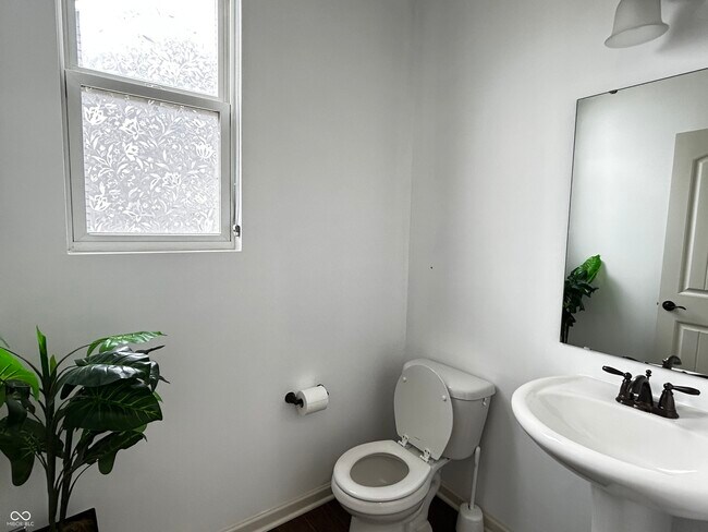 Building Photo - 12588 Hideout Dr