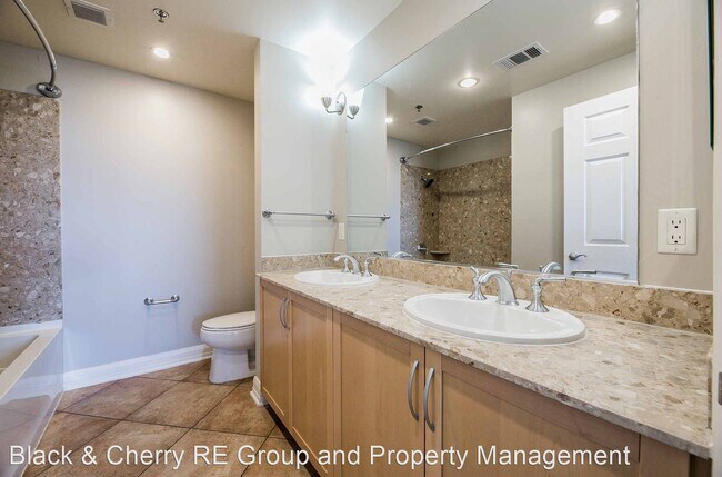 Building Photo - 2 br, 2 bath House - 150 N. Las Vegas Blvd...