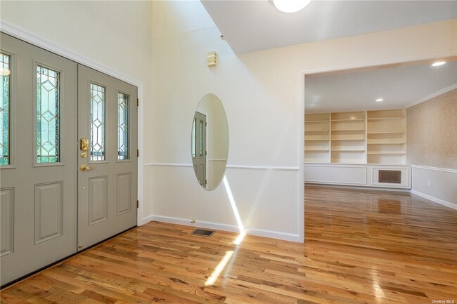 Building Photo - 51 Fairway Dr