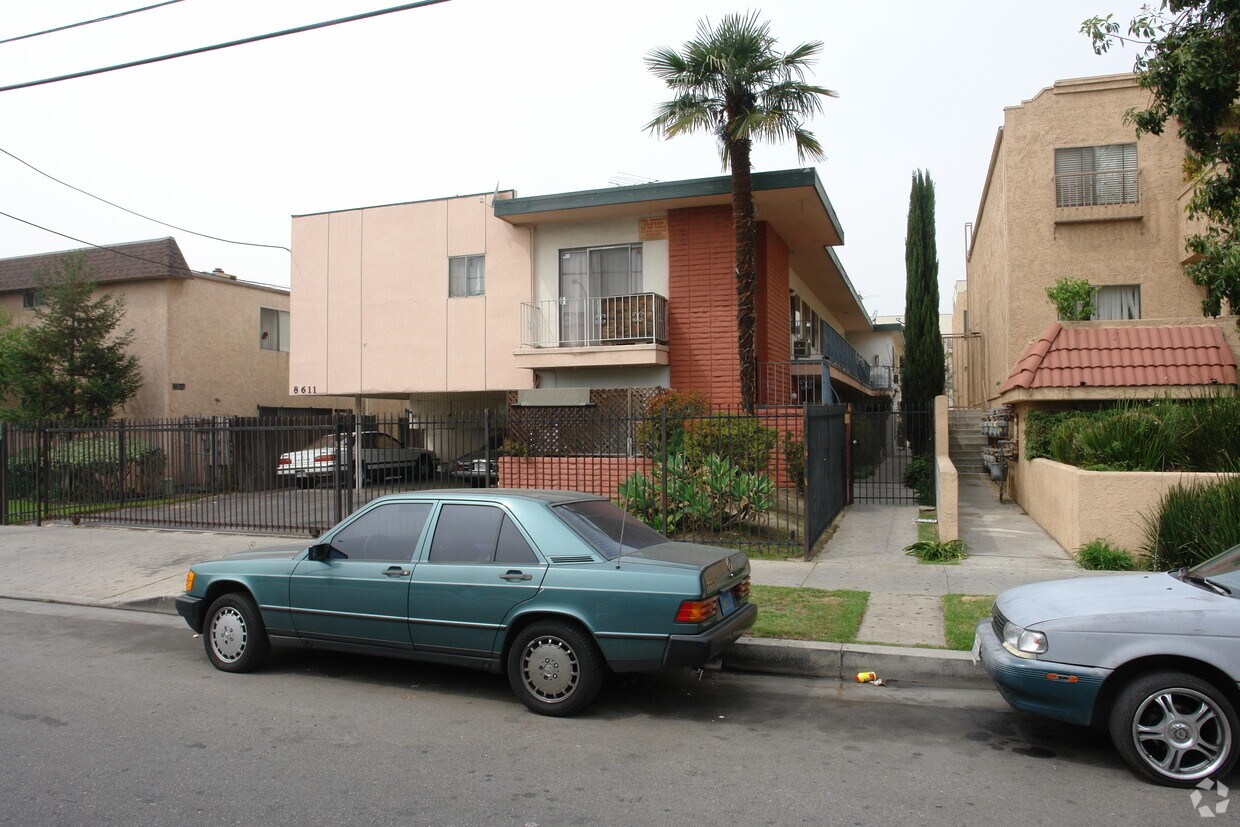 Building Photo - 8611 Cedros Ave