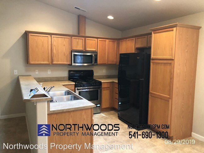 Foto del edificio - 3 br, 2 bath House - 2378 Corona Ave.