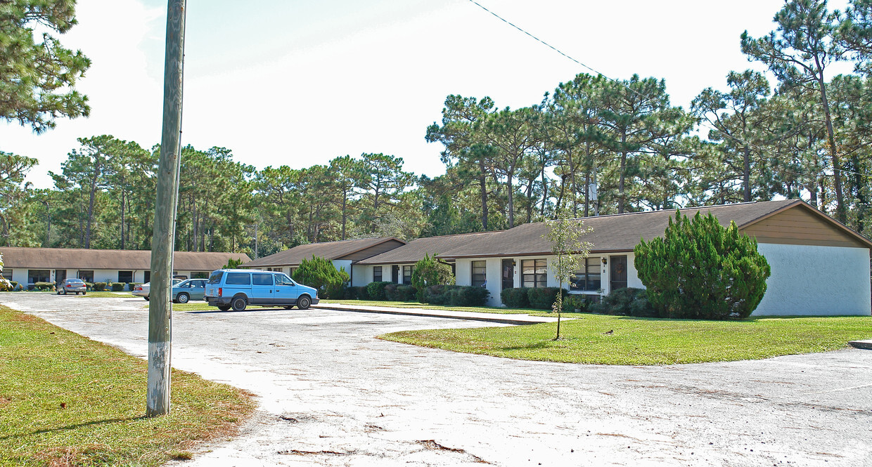 Building Photo - Homosassa Commons