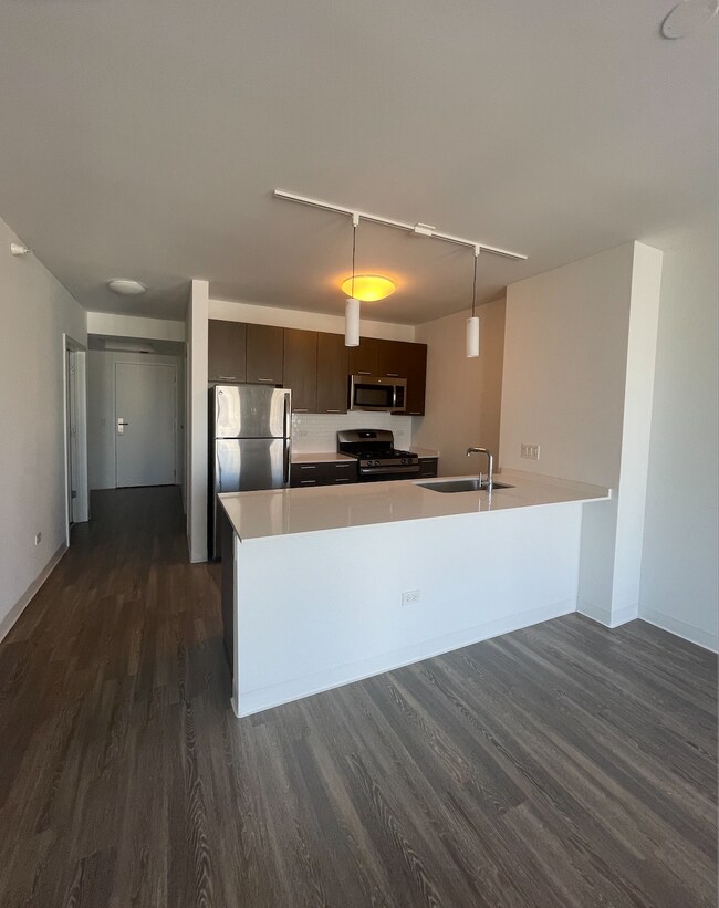 Foto del edificio - 667 N Wells St