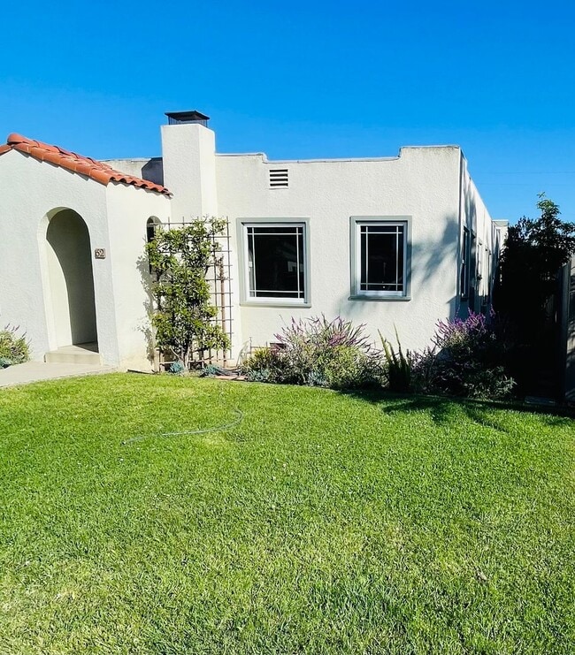 Building Photo - 62-64 N Santa Rosa St