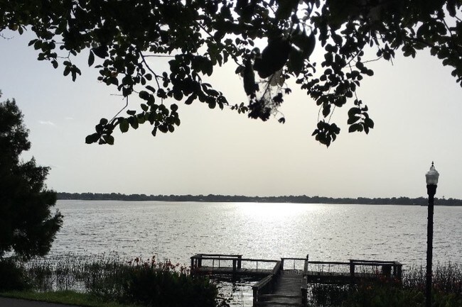 Foto del edificio - 669 Avenue B NW