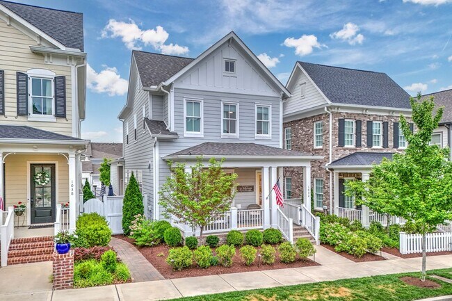 Building Photo - 4 bed, 3.5 bath w/ 2 car garage in the hig...