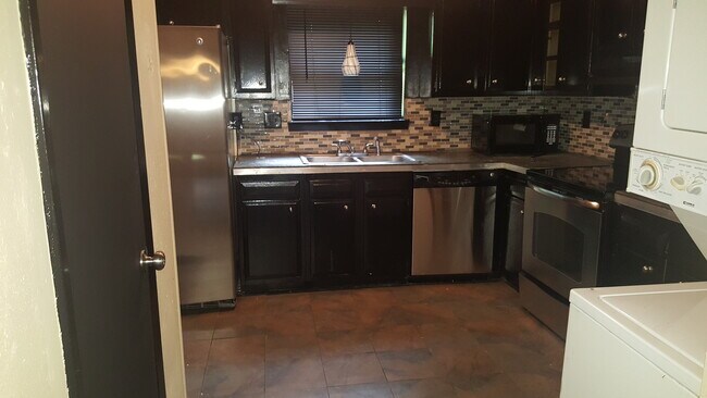 Foto del edificio - 657 Watson St