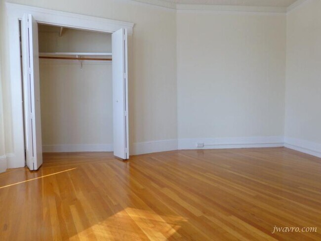 Foto del edificio - 2420 Market St
