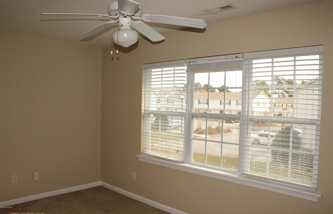 Building Photo - 55 Pirates Cove Dr