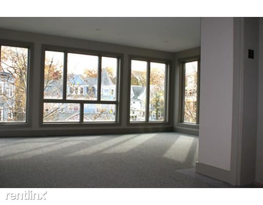Building Photo - 533 Cambridge St