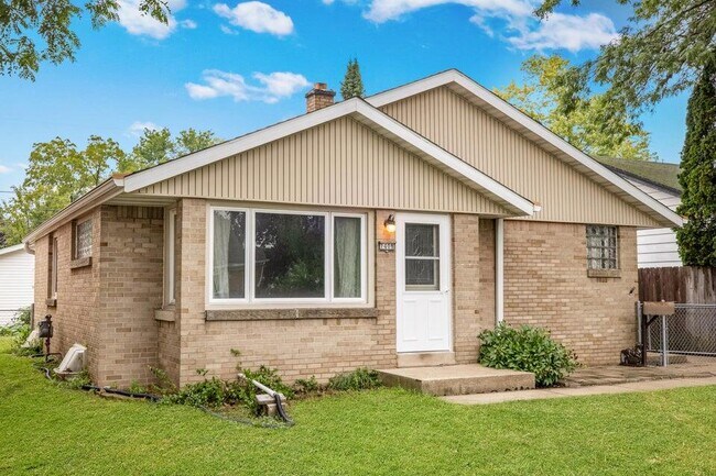 Foto del edificio - 1408 Manistique Ave