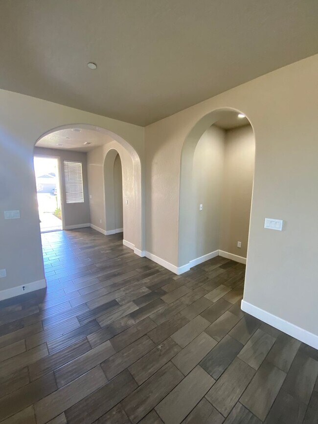 Foto del edificio - 3200 N Glacier Way