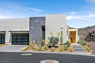 Building Photo - 692 Scenic Cliff Dr