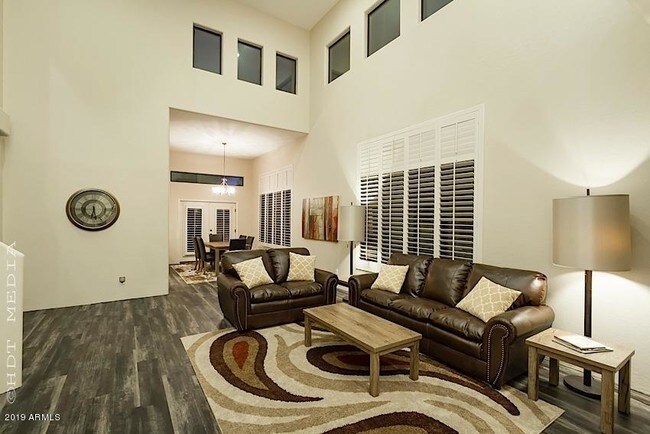 Building Photo - 333 N Pennington Dr