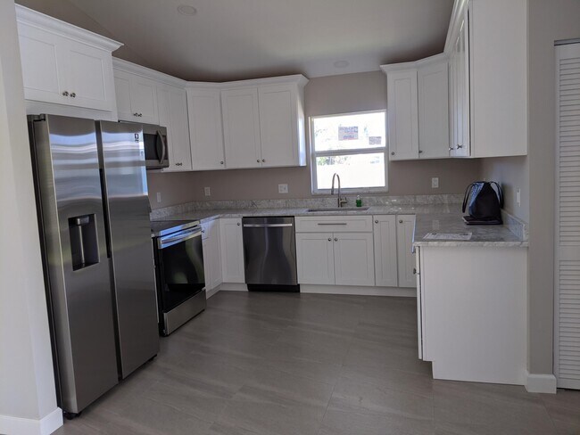 Foto del edificio - 5235 Madison Rd