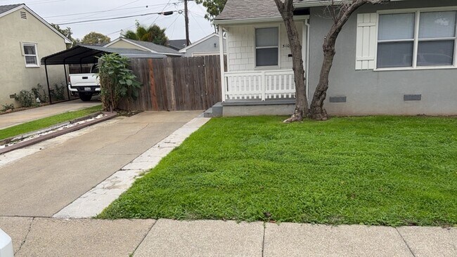 Foto del edificio - Cute Duplex off of Stockton Blvd