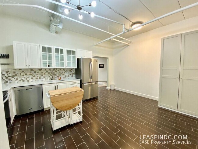 Building Photo - 2141 Wisconsin Ave NW