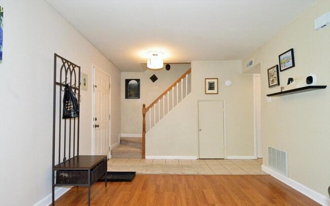 Building Photo - 9570 Standon Pl