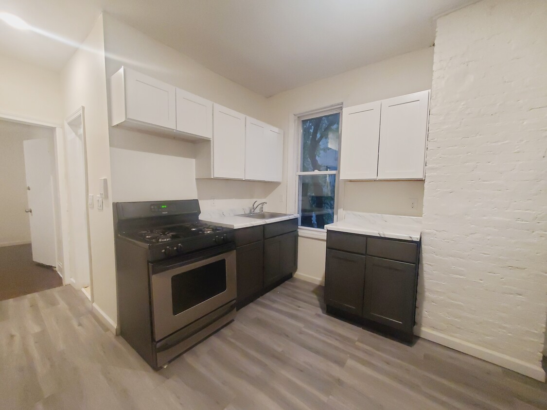 Foto principal - 115 Ege Ave