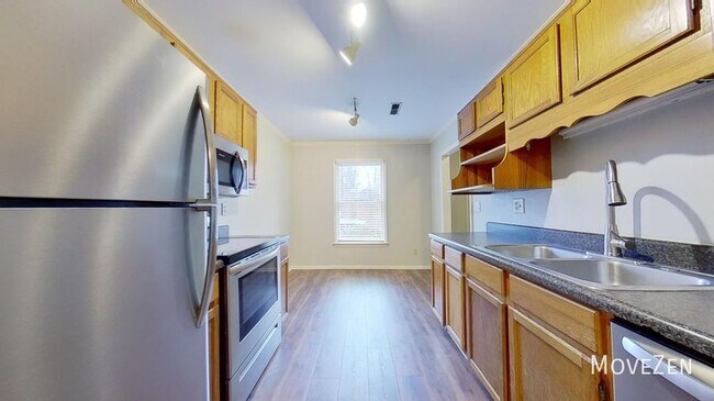 Building Photo - 855 W 6th St 3, Winston Salem, NC 27101 Go...
