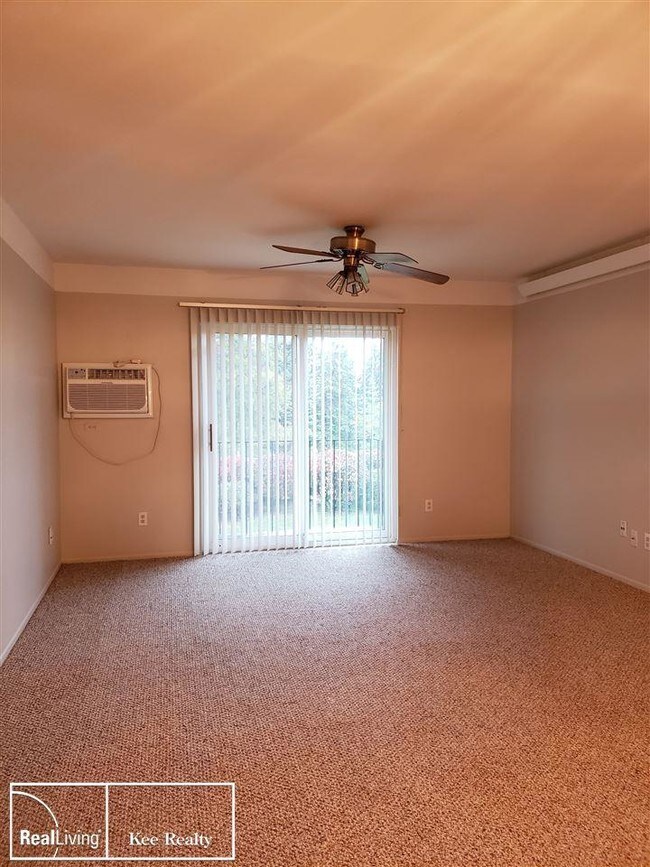 Building Photo - 31555 Fraser Dr