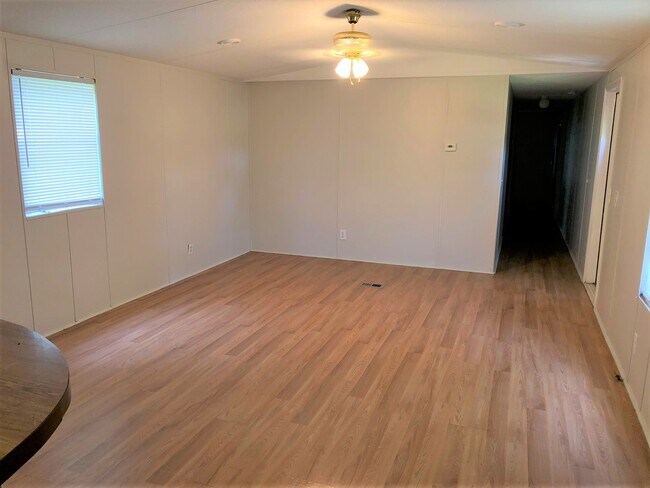 Building Photo - 2787 S Hill Rd