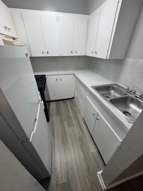 Building Photo - 5220 Weber Rd