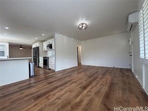 Building Photo - 45-079-79 Waiape Pl