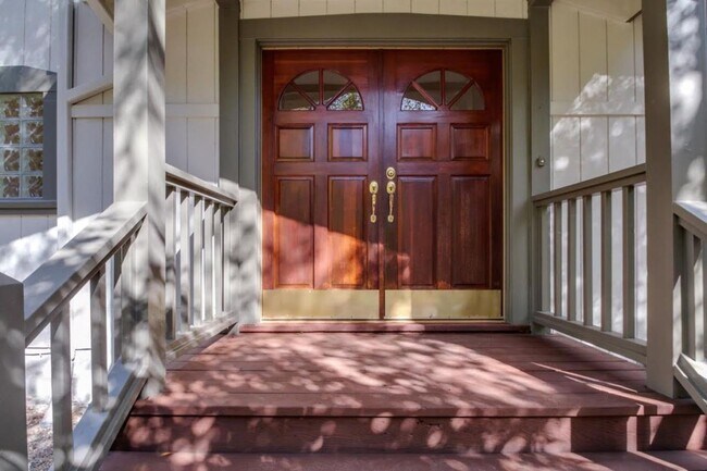 Foto del edificio - 13818 Bear Creek Rd