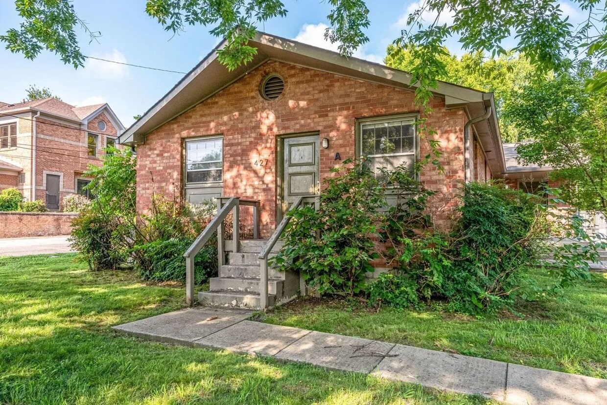 Photo - 3427 Richards St