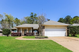Building Photo - 139 Post Oak Dr