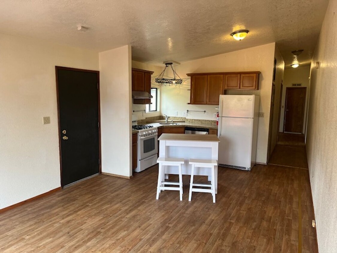 Primary Photo - Two Bedroom Temescal