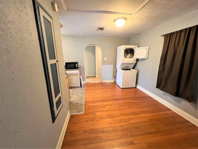 Building Photo - 1713 Ordway St