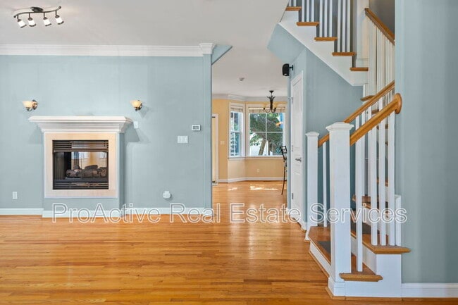 Building Photo - 1225 Hillside Ave