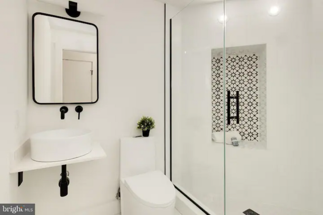 Guest Bathroom - 2030 16th St NW