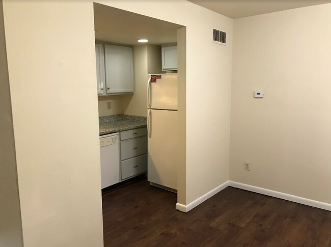 Foto del edificio - 2665 Bellevue Ave