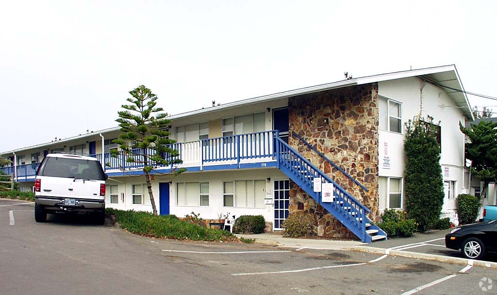 Primary Photo - Pacific Crest Apartments