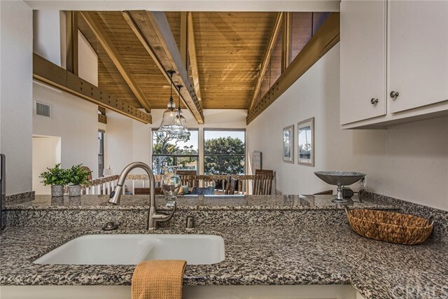 Building Photo - 6326 Marina Pacifica Dr S