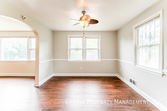 Building Photo - 3505 Everest Dr