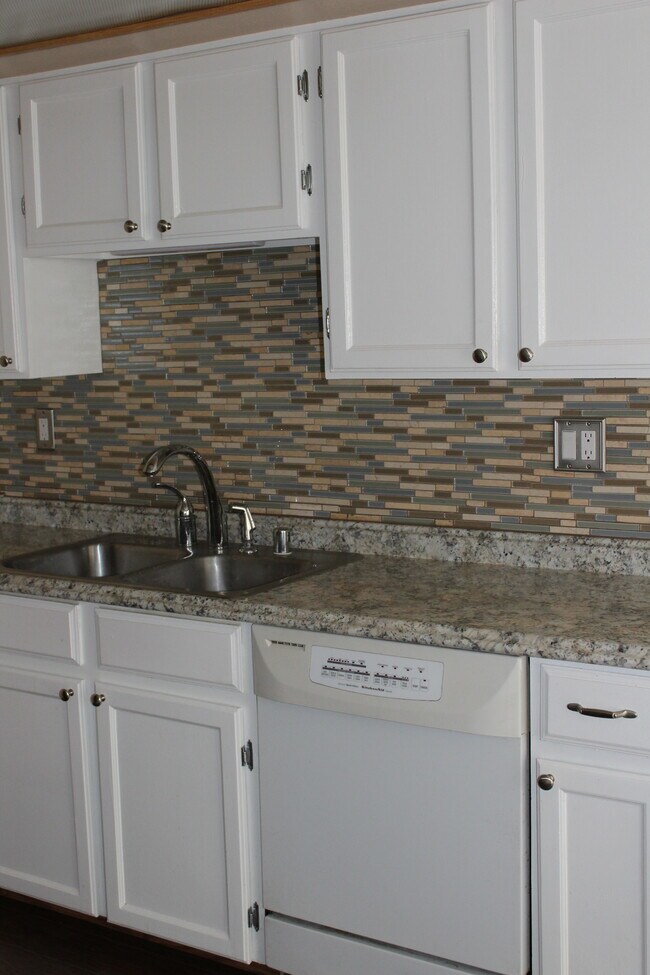 cocina actualizada - 6469 McNichols Ct