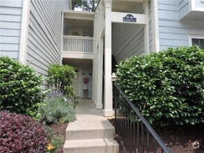 Building Photo - 68 Springhedge Ct St