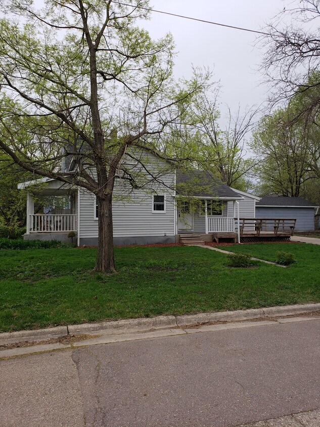 Foto del edificio - 304 Owatonna St