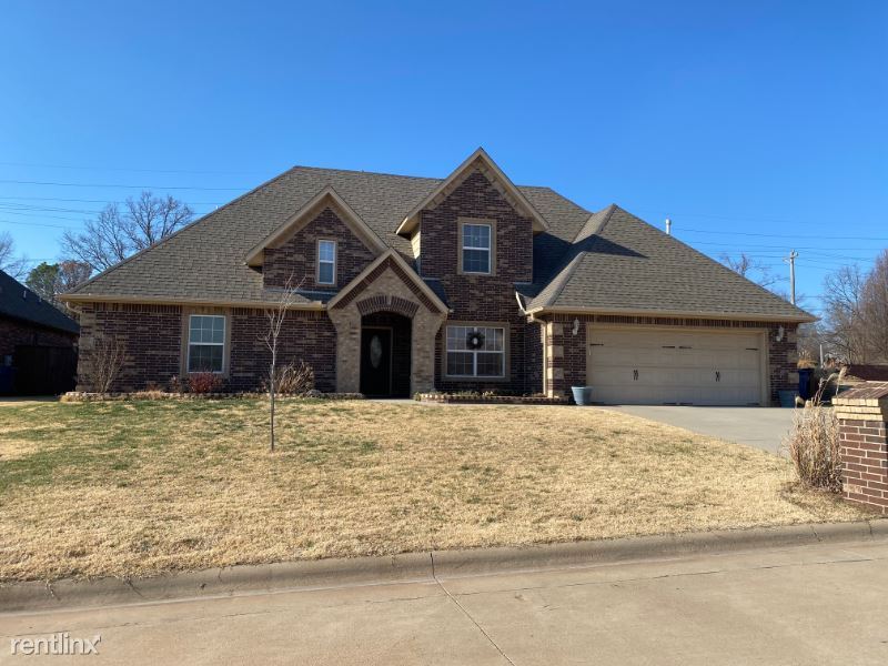 Primary Photo - 5 br, 3 bath House - 1212 Whitney Ct