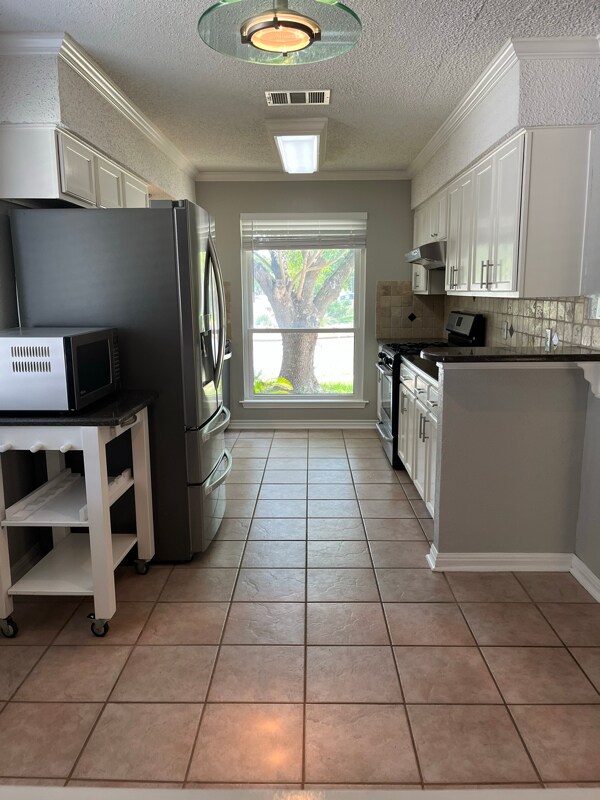 Foto del edificio - 4900 Wind River Rd