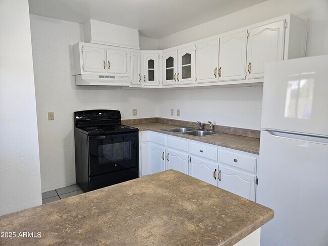 Foto del edificio - 8321 W Edwards St